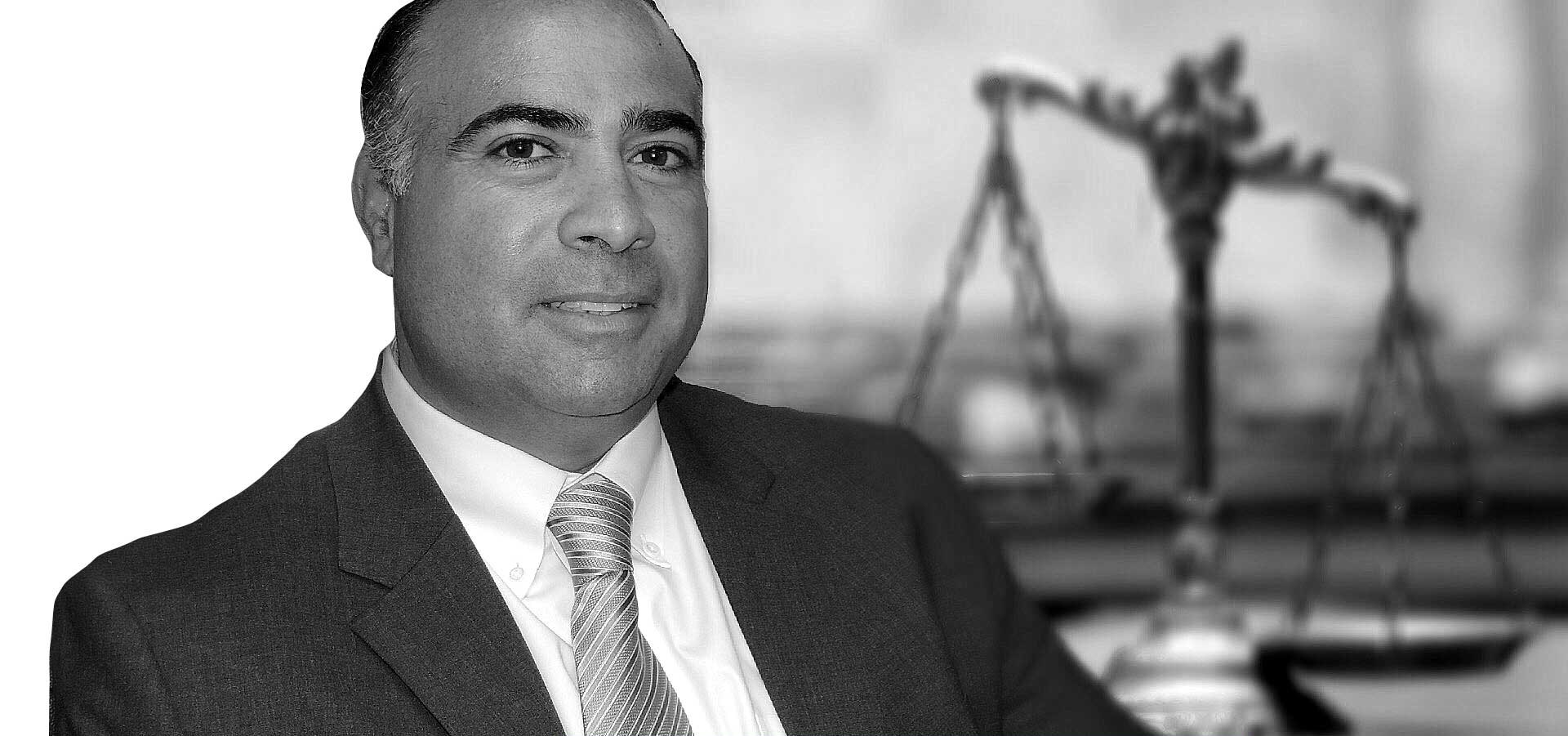 José A. Dapena, abogado y fundador de DAPENALAW en Miami, Homestead y Tampa, Florida